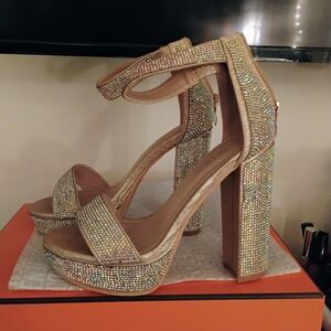 FREE  With any shoe Purchase 😜💖